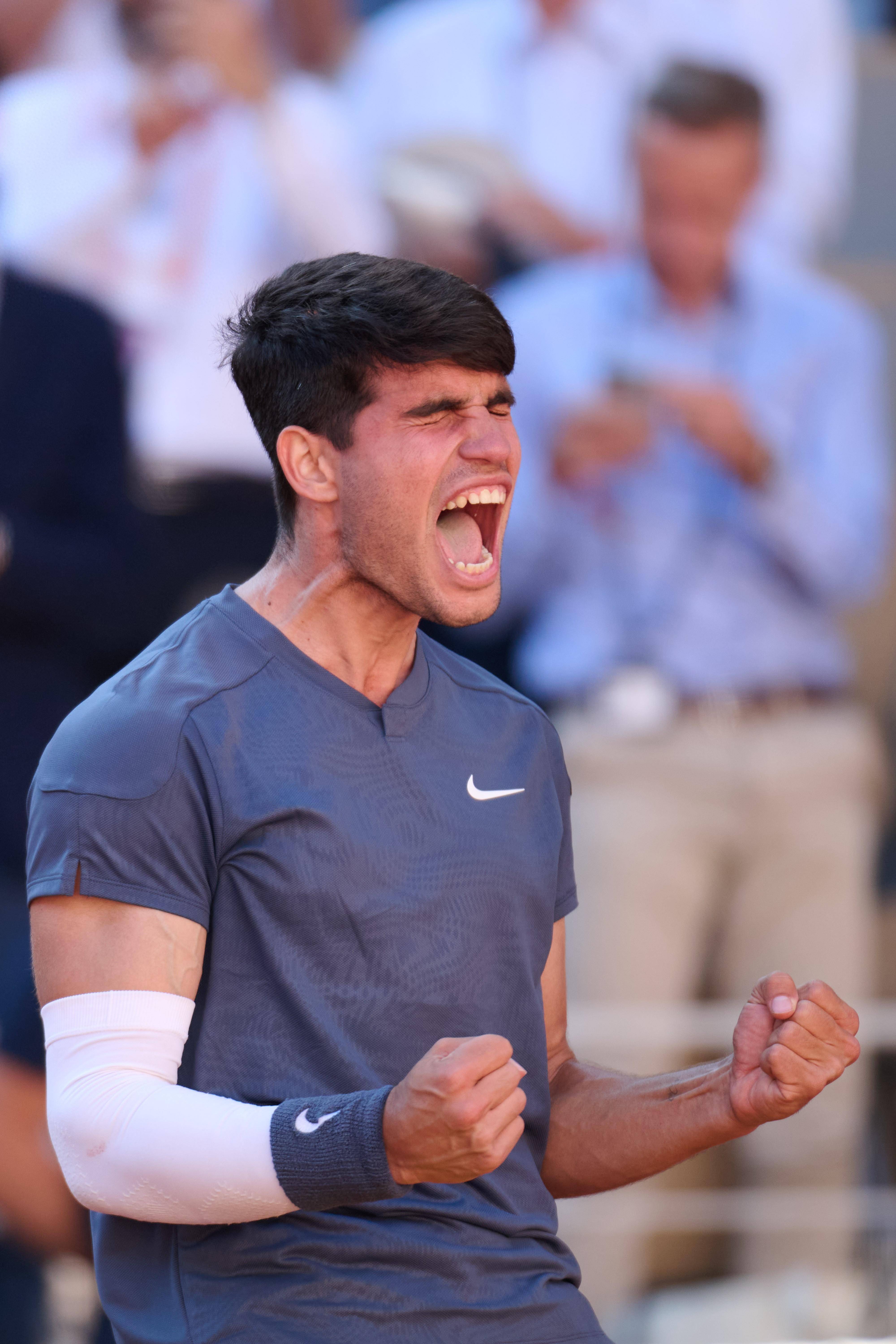 关于阿尔卡拉斯登顶美网,00后新王诞生的信息 关于阿尔卡拉斯登顶美网,00后新王诞生的信息