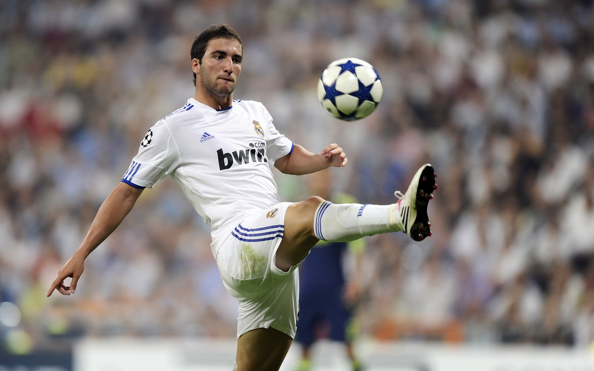 九游登录中心-西甲明星球员评选即将开启，激烈角逐最佳球员，西甲足球明星